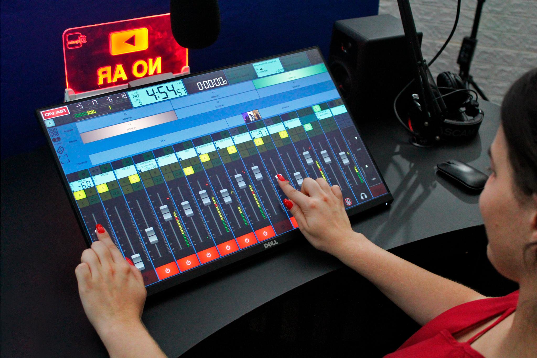 Demonstração de inteligência artificial aplicada à rádio